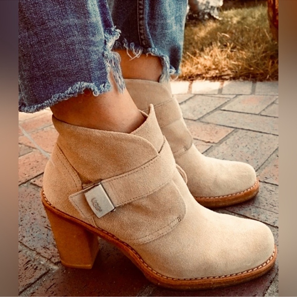 UGG Brienne Ankle Boots Women's Size 7 Taupe Suede Buckle Accent Booties